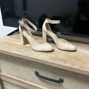 Women’s Ankle-Strap Block Heel Pumps - Nude